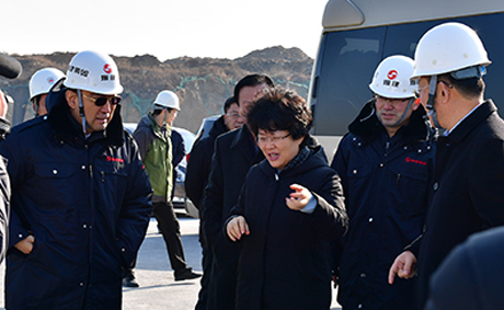 市委副書(shū)記、市長(cháng)張永霞視察公司承建的夾河橋工程